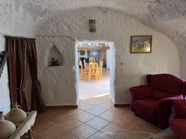Image No.19-3 Bed House for sale