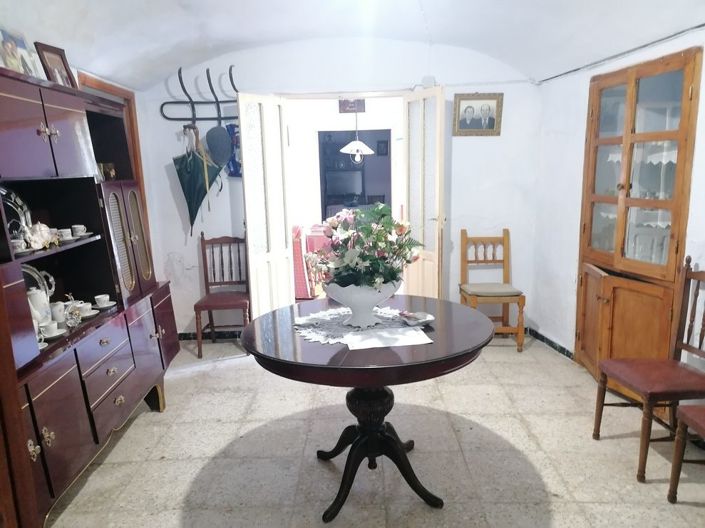Image No.12-4 Bed Property for sale