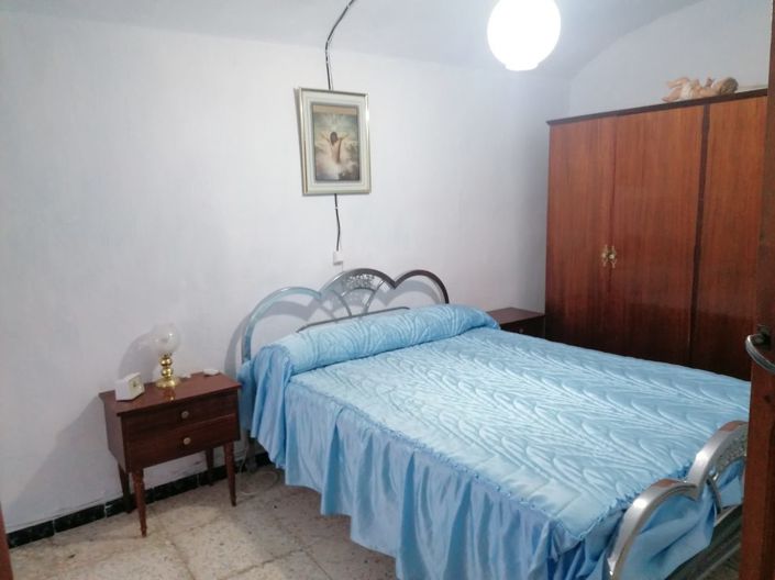 Image No.13-4 Bed Property for sale