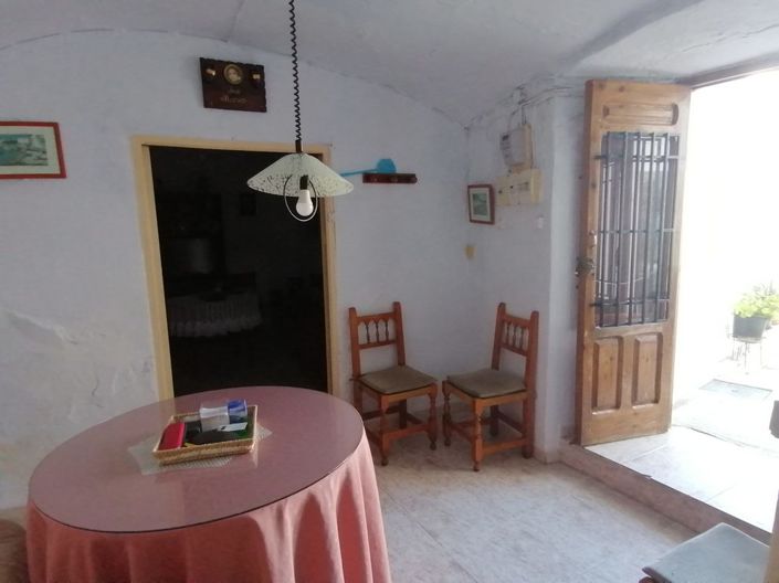 Image No.18-4 Bed Property for sale