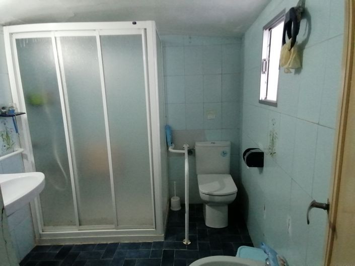 Image No.25-4 Bed House for sale