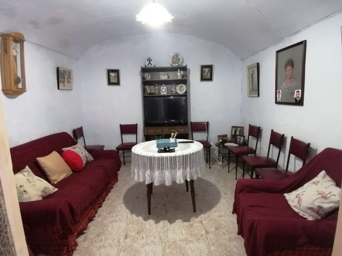 Image No.25-4 Bed Property for sale