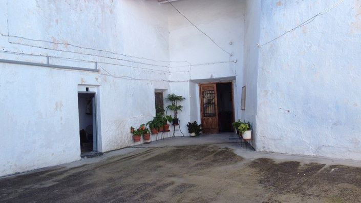 Image No.30-4 Bed Property for sale