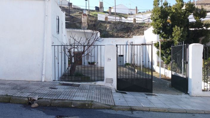 Image No.4-4 Bed House for sale