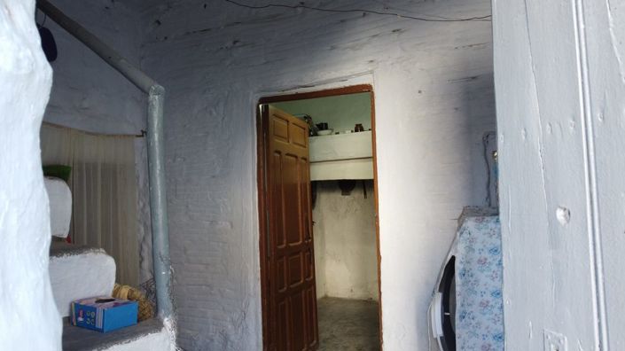 Image No.32-4 Bed Property for sale