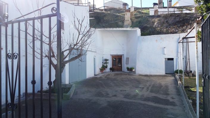 Image No.40-4 Bed Property for sale