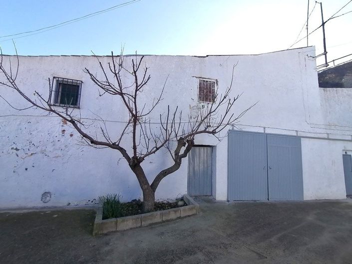 Image No.7-4 Bed Property for sale