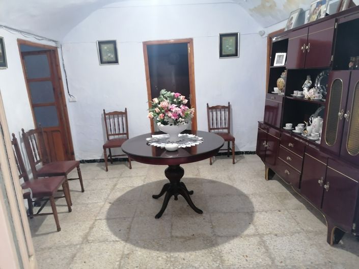 Image No.10-4 Bed House for sale