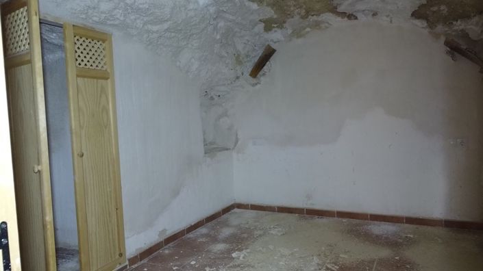 Image No.25-House for sale