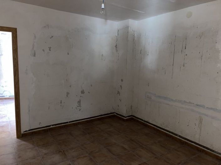 Image No.19-3 Bed Property for sale