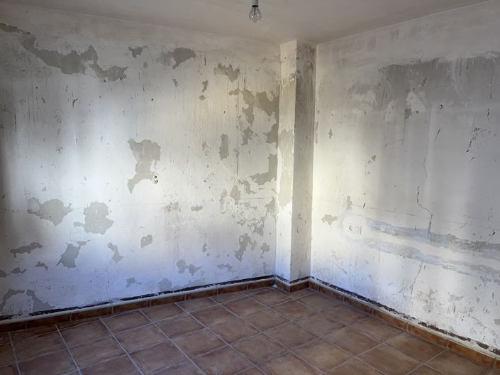 Image No.20-3 Bed Property for sale