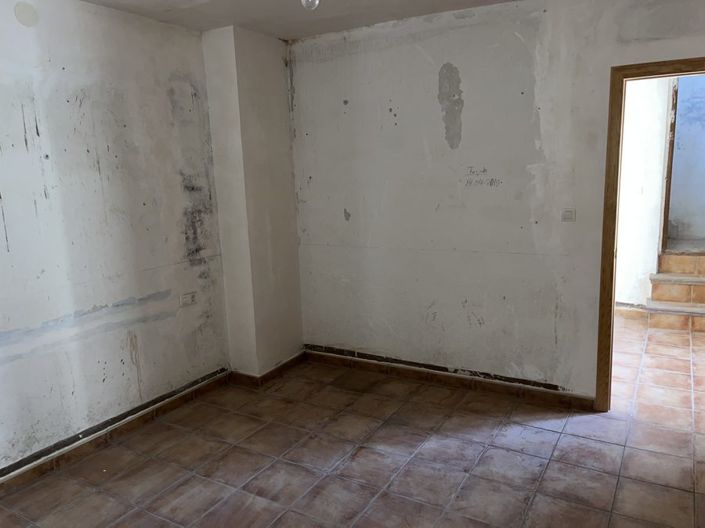 Image No.20-3 Bed Property for sale