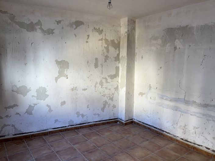 Image No.21-3 Bed Property for sale