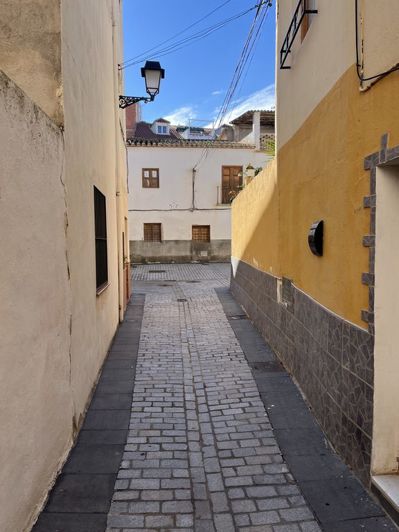 Image No.31-3 Bed Property for sale