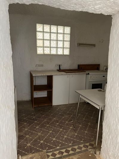 Image No.24-7 Bed Property for sale
