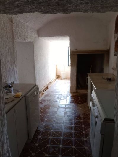 Image No.32-7 Bed Property for sale