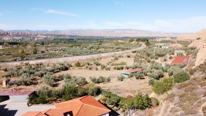 Image No.6-7 Bed House for sale