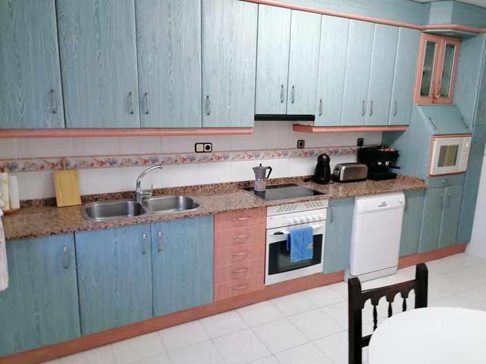 Image No.12-8 Bed Property for sale