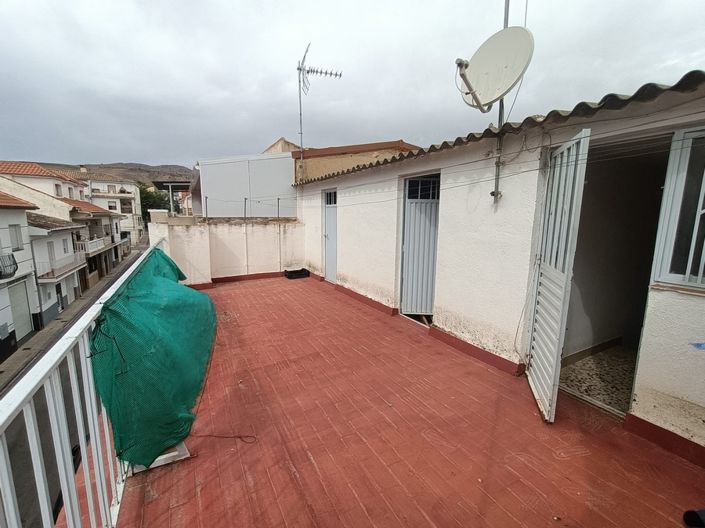 Image No.14-3 Bed Property for sale