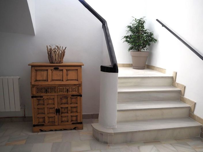 Image No.16-7 Bed Property for sale