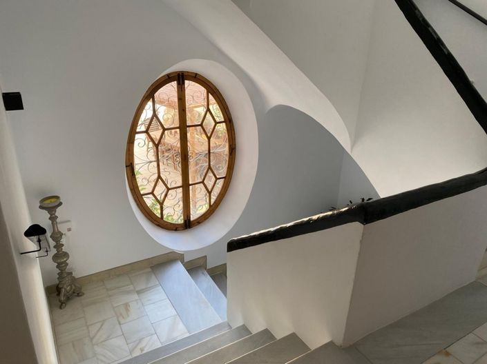 Image No.18-7 Bed Property for sale