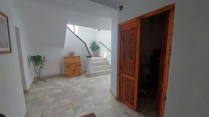 Image No.5-7 Bed Property for sale