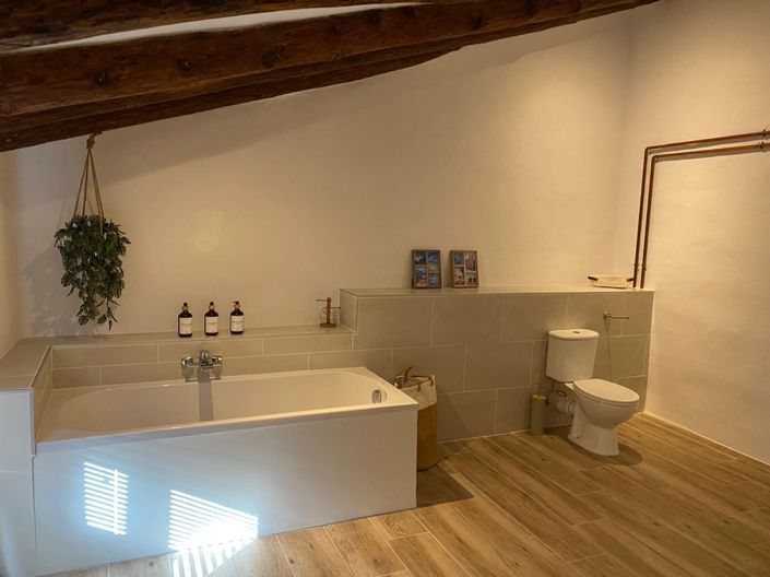 Image No.47-7 Bed Property for sale