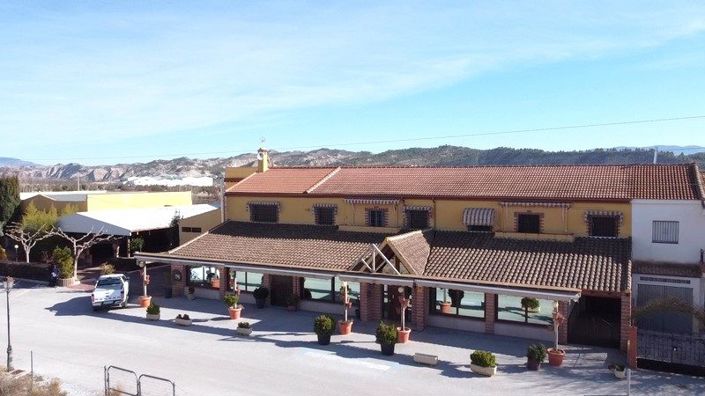 Image No.3-Commercial de 8 chambres à vendre à Los Carriones