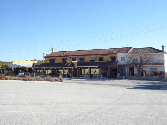 Image No.5-Commercial de 8 chambres à vendre à Los Carriones