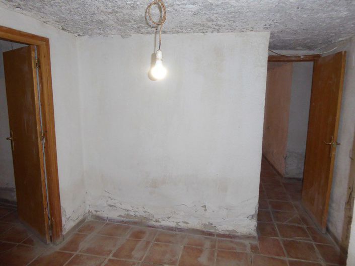 Image No.11-2 Bed House for sale