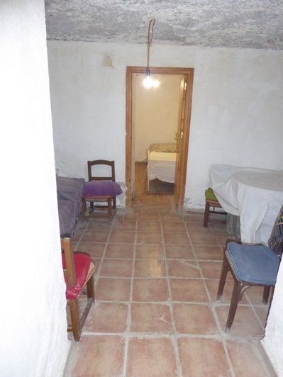 Image No.13-2 Bed House for sale