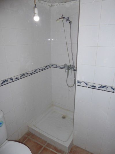 Image No.8-2 Bed House for sale