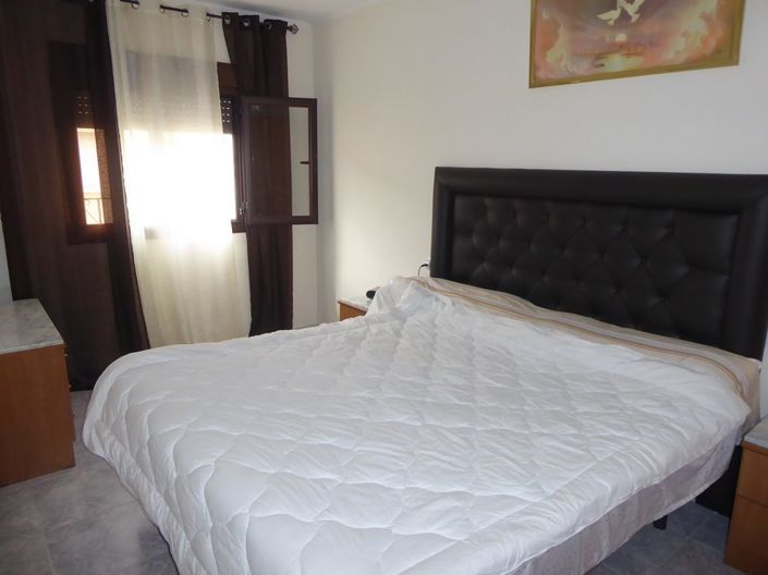 Image No.15-3 Bed Property for sale