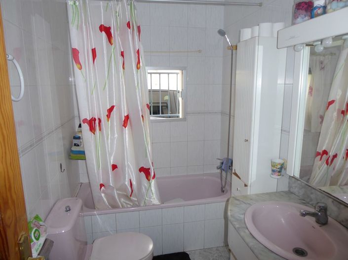 Image No.21-3 Bed Property for sale