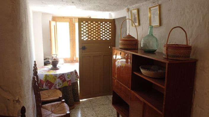 Image No.10-4 Bed House for sale