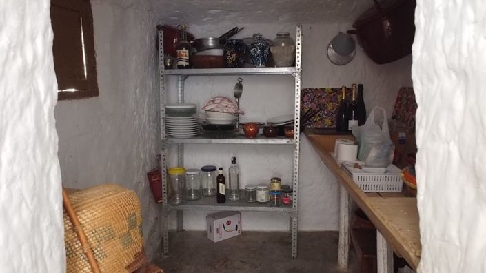 Image No.11-4 Bed House for sale