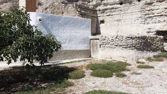 Image No.25-4 Bed House for sale