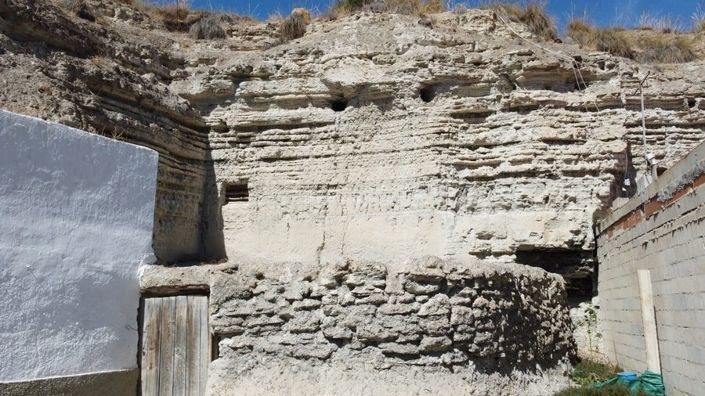 Image No.27-4 Bed House for sale