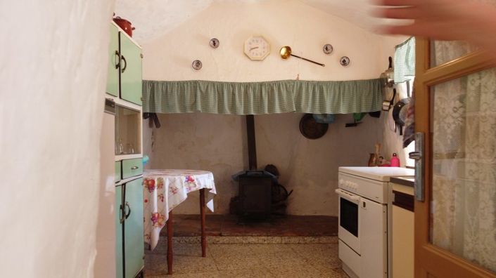 Image No.9-4 Bed House for sale