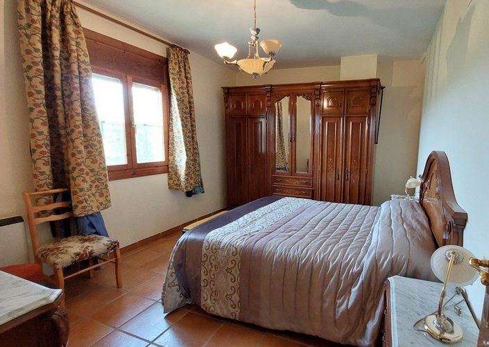 Image No.37-Propriété de 9 chambres à vendre à Baza