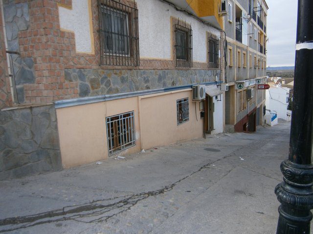 Image No.12-1 Bed Commercial for sale