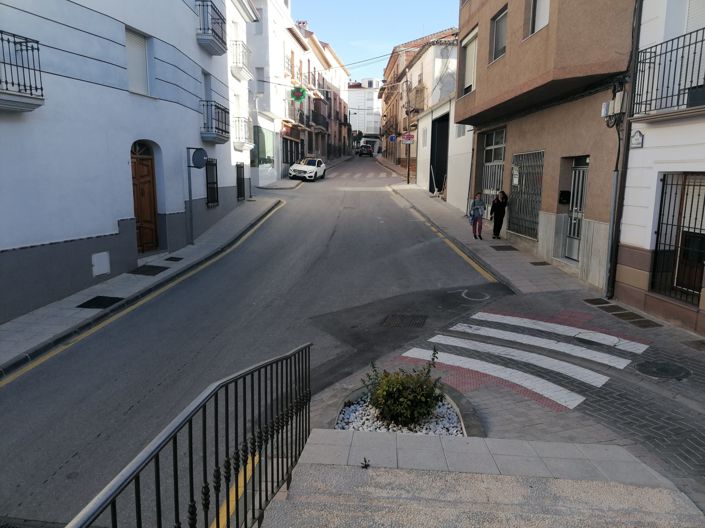 Image No.13-3 Bed Commercial for sale