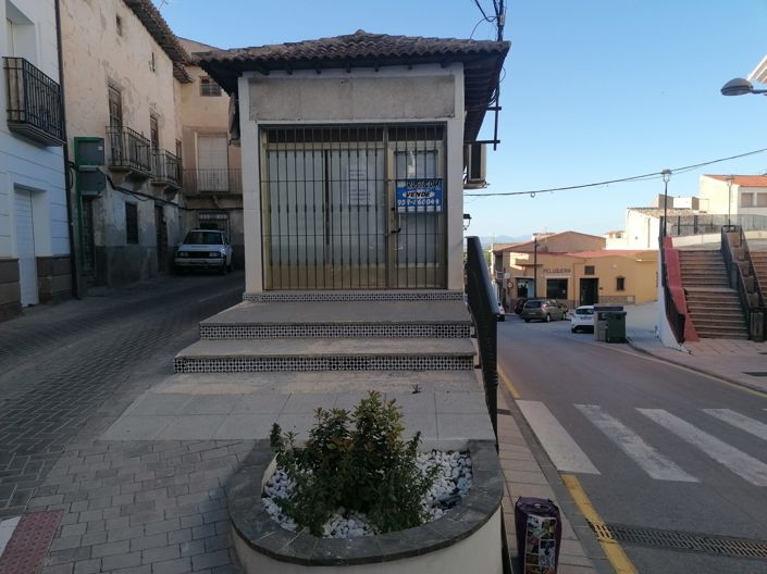 Image No.14-3 Bed Commercial for sale