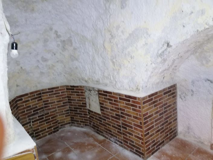 Image No.23-3 Bed Commercial for sale