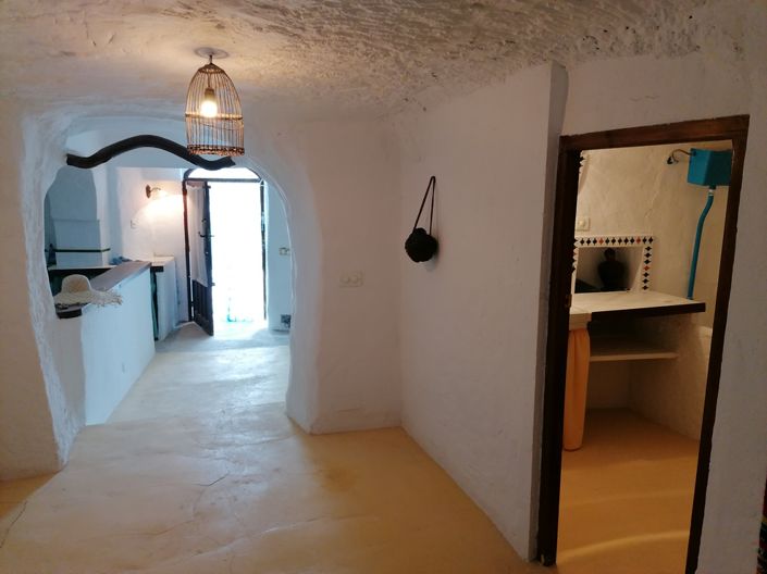 Image No.18-5 Bed House for sale