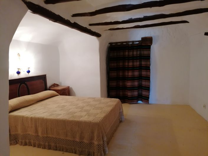Image No.19-5 Bed House for sale