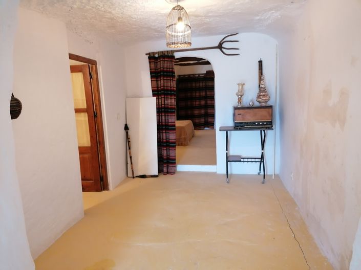 Image No.22-5 Bed House for sale