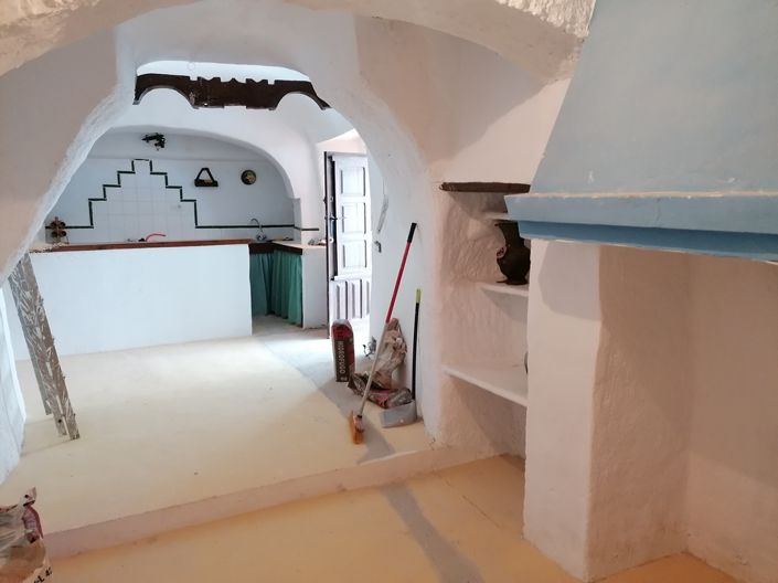 Image No.24-5 Bed House for sale