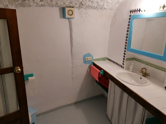 Image No.31-5 Bed House for sale