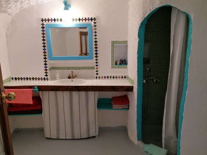 Image No.32-5 Bed House for sale